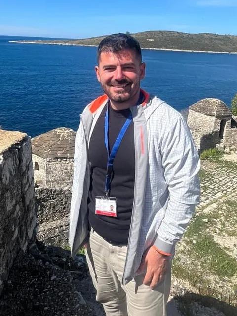 Erand M., guia local da Guided Tours Albania